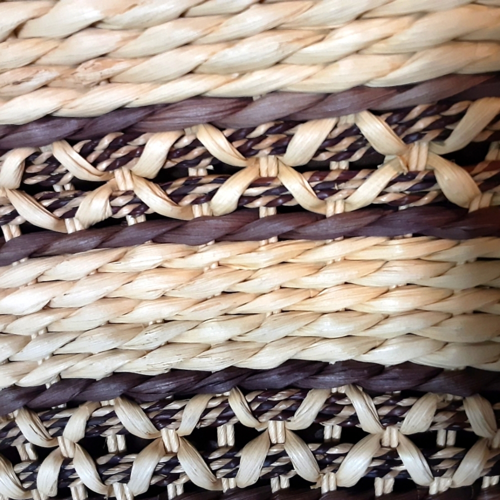 Scala Handcrafted Straw Tote - Picture 4 of 9